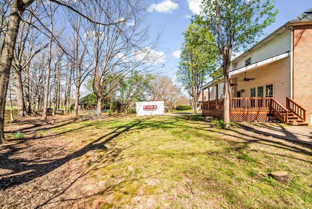 206 Longwood Ln, Clarksville, TN 37043