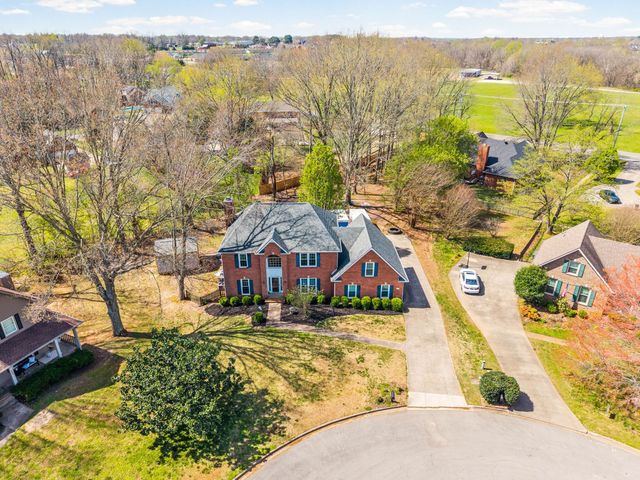 206 Longwood Ln, Clarksville, TN 37043