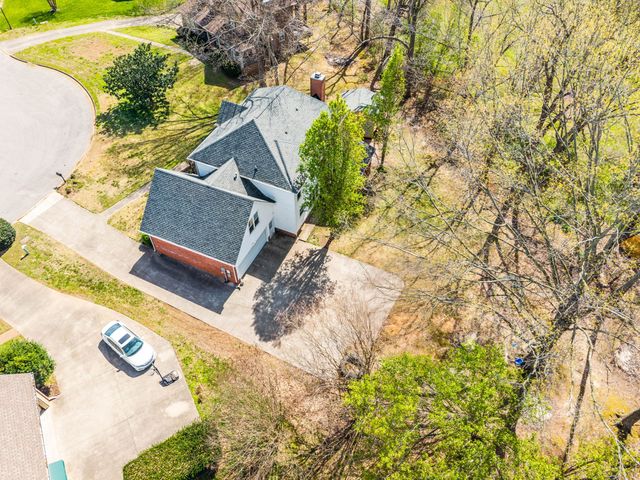 206 Longwood Ln, Clarksville, TN 37043