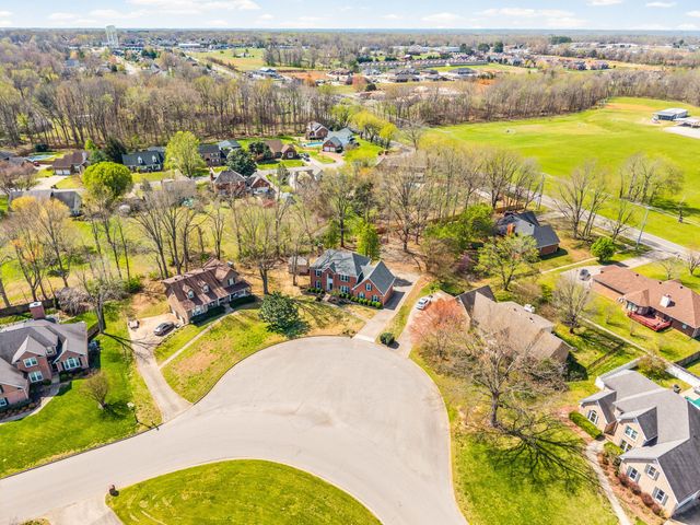 206 Longwood Ln, Clarksville, TN 37043