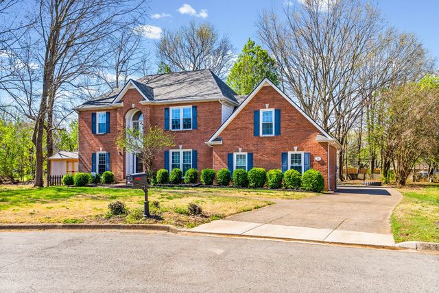 206 Longwood Ln, Clarksville, TN 37043