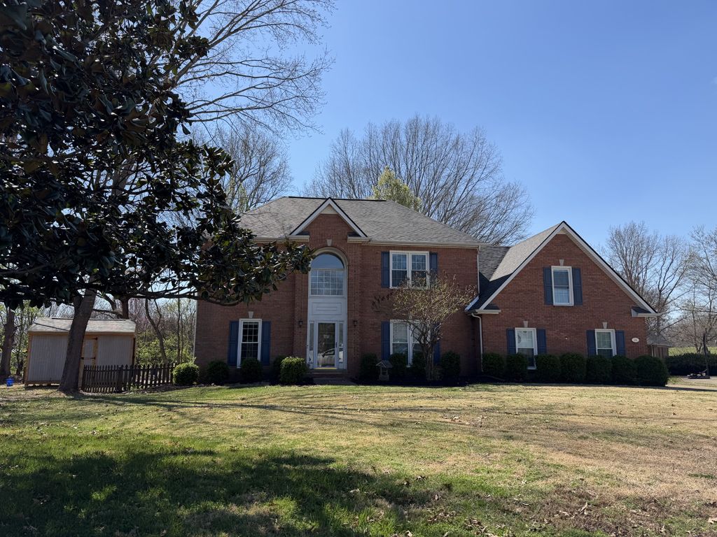 206 Longwood Ln, Clarksville, TN 37043