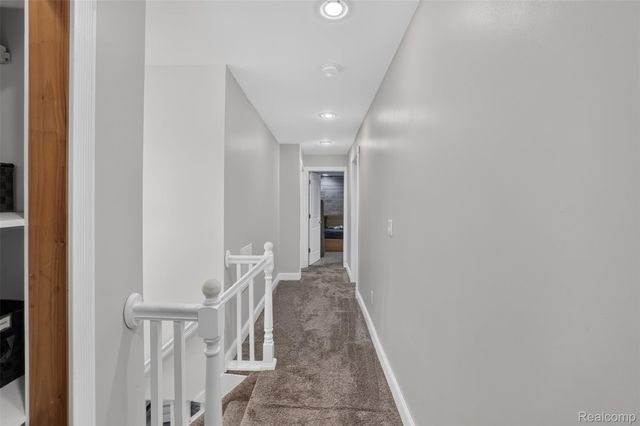 37967 W Meadowhill Drive, Farmington Hills, MI 48167