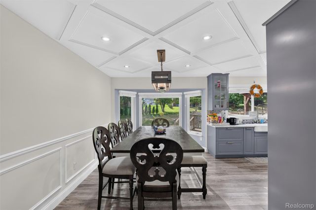 37967 W Meadowhill Drive, Farmington Hills, MI 48167