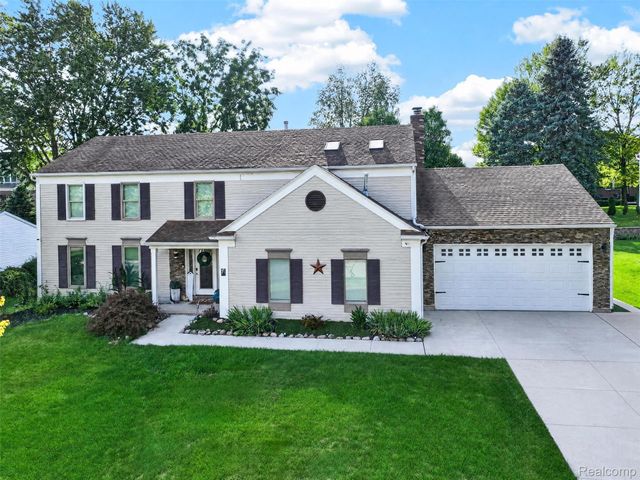 37967 W Meadowhill Drive, Farmington Hills, MI 48167