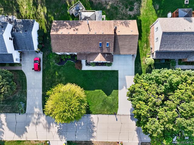 37967 W Meadowhill Drive, Farmington Hills, MI 48167