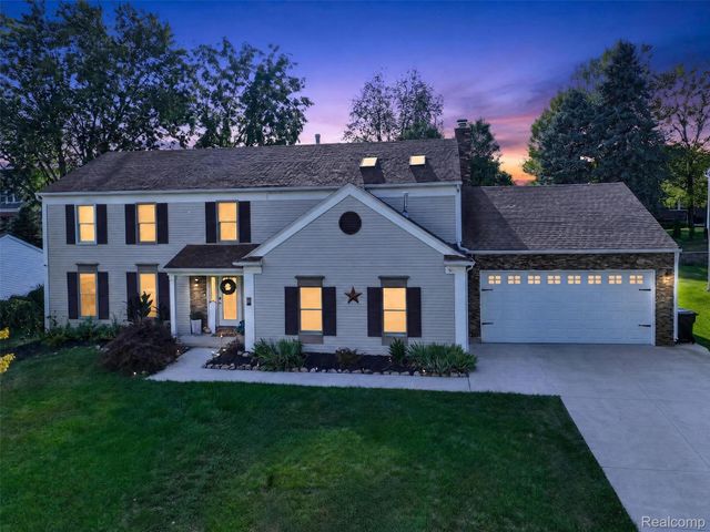 37967 W Meadowhill Drive, Farmington Hills, MI 48167