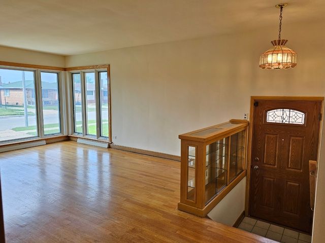 3132 W 101st Place, Evergreen Park, IL 60805