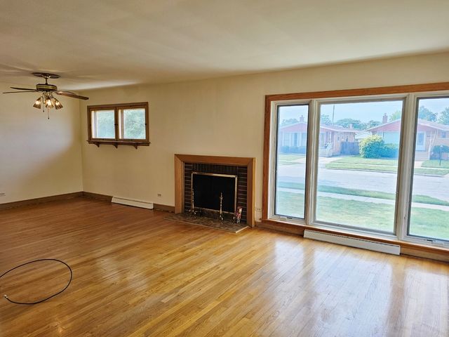 3132 W 101st Place, Evergreen Park, IL 60805