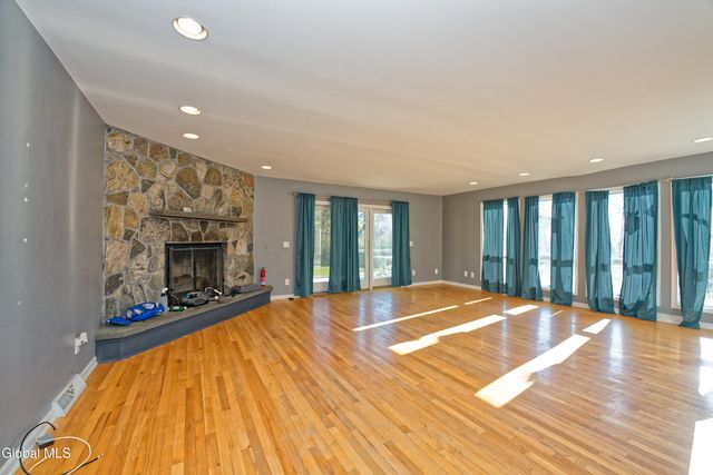 1243 Waters Road, Glenville, NY 12302