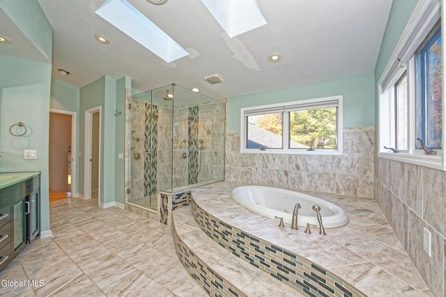 1243 Waters Road, Glenville, NY 12302