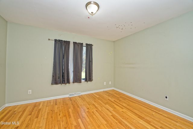 1243 Waters Road, Glenville, NY 12302