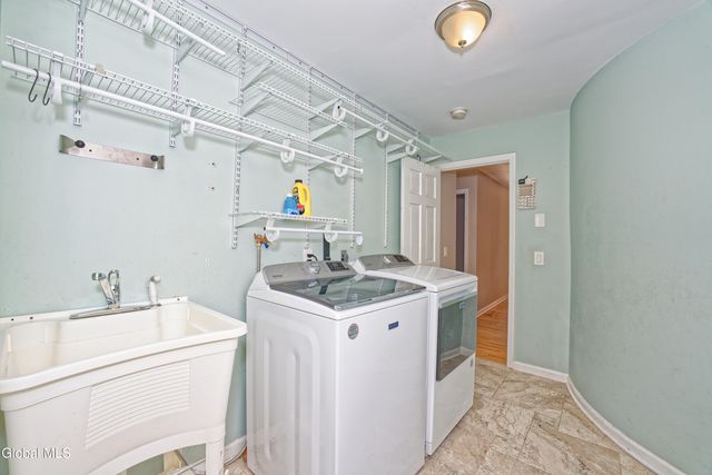 1243 Waters Road, Glenville, NY 12302