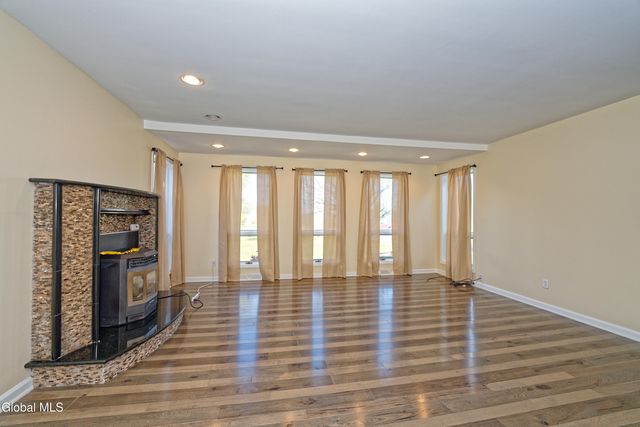 1243 Waters Road, Glenville, NY 12302