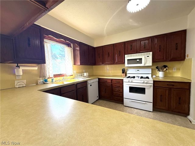 72 Heritage Drive, Tallmadge, OH 44278