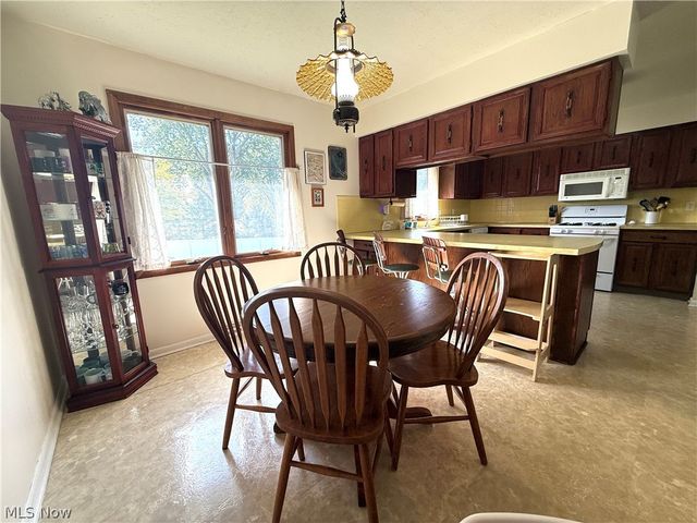 72 Heritage Drive, Tallmadge, OH 44278