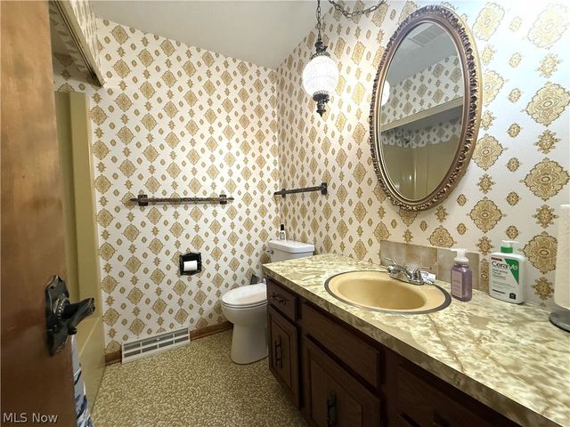 72 Heritage Drive, Tallmadge, OH 44278