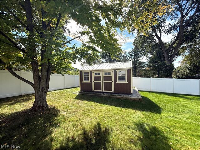 72 Heritage Drive, Tallmadge, OH 44278