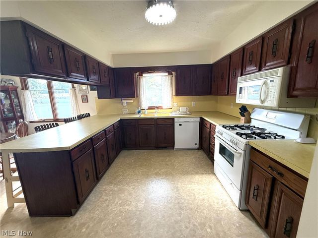 72 Heritage Drive, Tallmadge, OH 44278