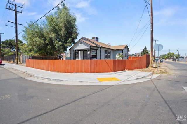 300 Beardsley Avenue, Bakersfield, CA 93308