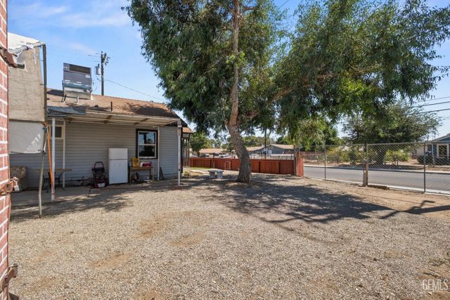 300 Beardsley Avenue, Bakersfield, CA 93308