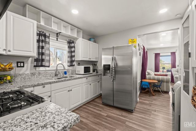 300 Beardsley Avenue, Bakersfield, CA 93308