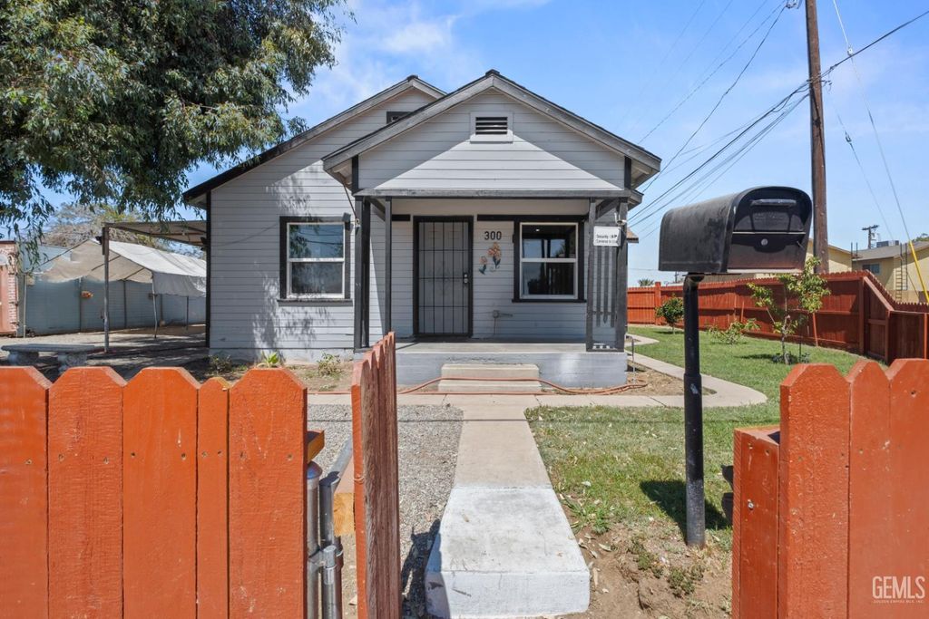 300 Beardsley Avenue, Bakersfield, CA 93308
