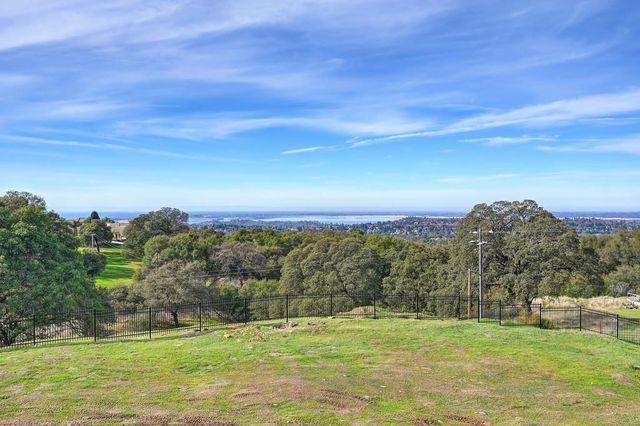 2040 W Green Springs Rd, El Dorado Hills, CA 95762