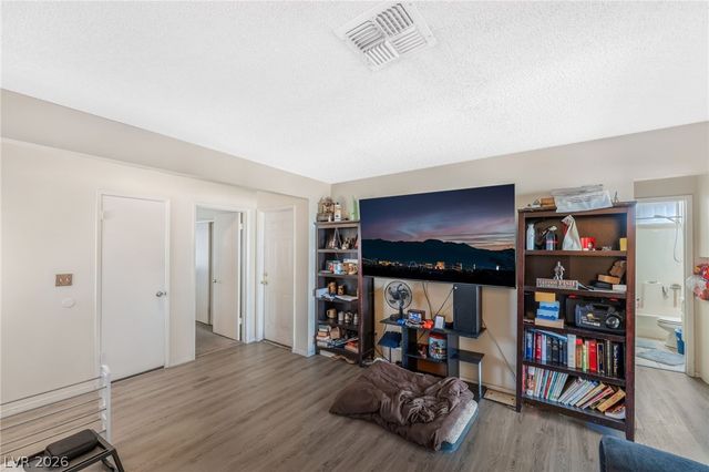 1928 Harvest Drive, Las Vegas, NV 89108
