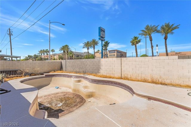 1928 Harvest Drive, Las Vegas, NV 89108