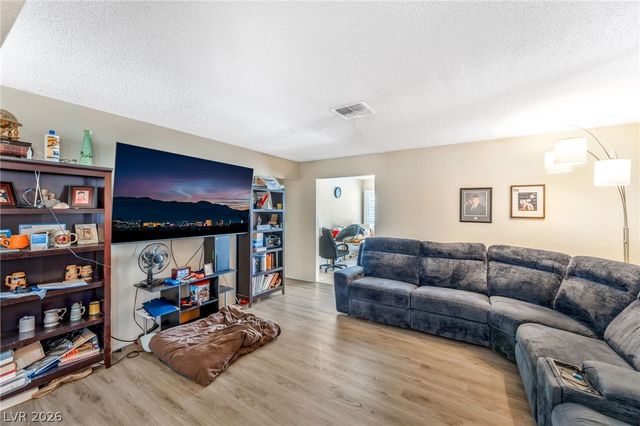 1928 Harvest Drive, Las Vegas, NV 89108