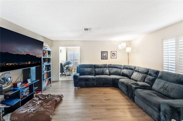 1928 Harvest Drive, Las Vegas, NV 89108