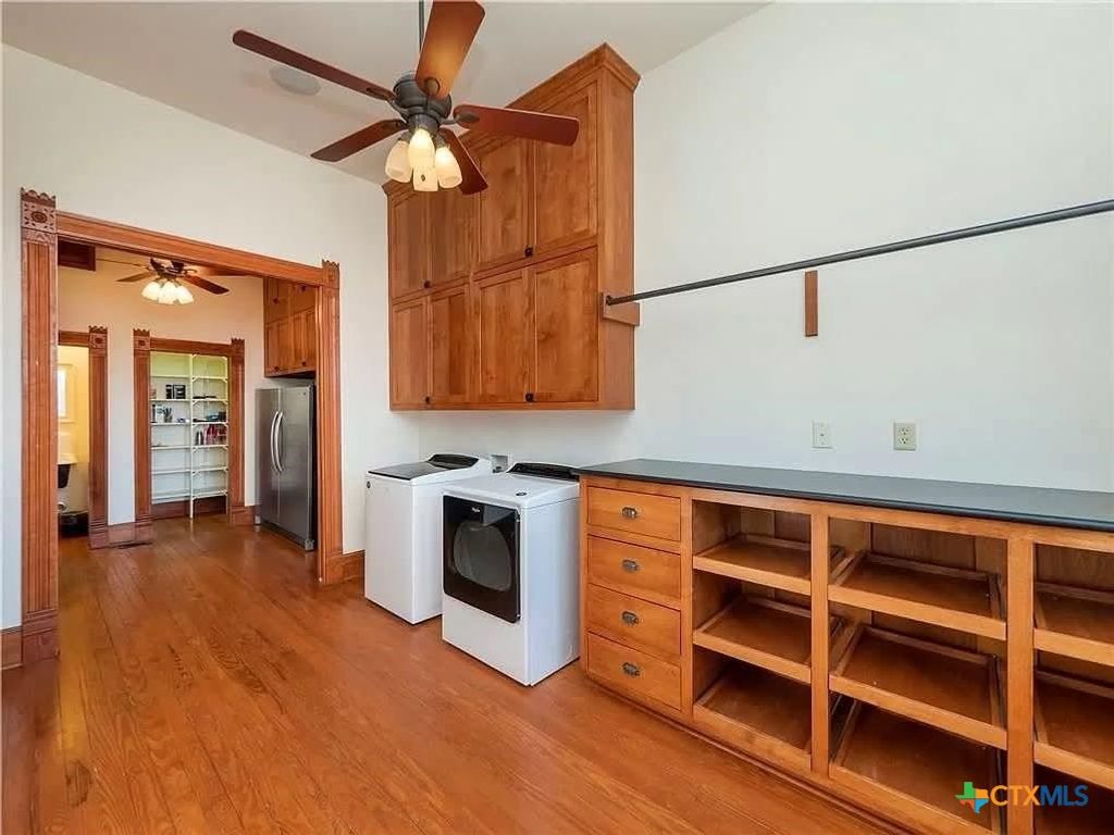 Image 17 of property listing at 11900 Fm 1660, Hutto, TX 78634