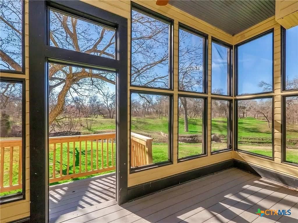 Image 21 of property listing at 11900 Fm 1660, Hutto, TX 78634