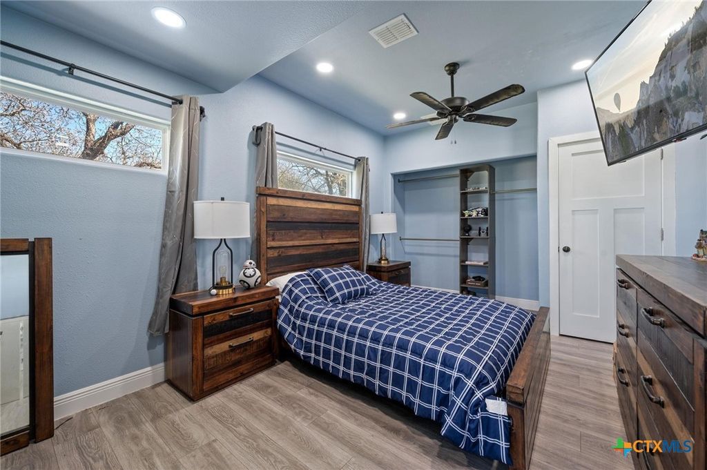 Image 29 of property listing at 11900 Fm 1660, Hutto, TX 78634