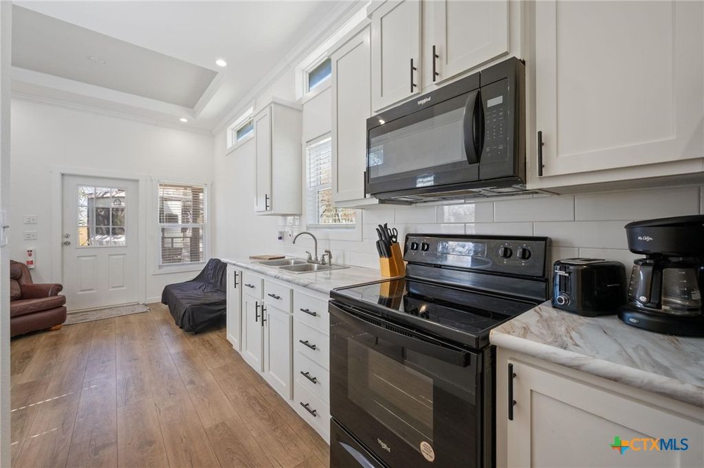 Image 34 of property listing at 11900 Fm 1660, Hutto, TX 78634