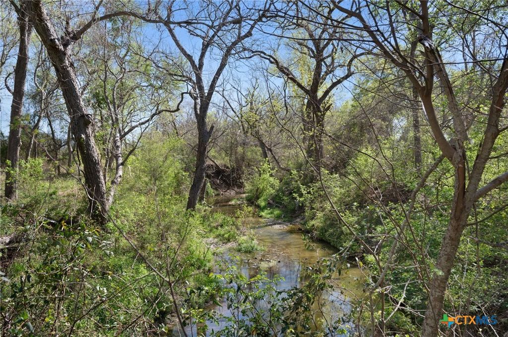 Image 36 of property listing at 11900 Fm 1660, Hutto, TX 78634