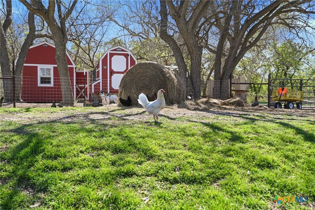 Image 41 of property listing at 11900 Fm 1660, Hutto, TX 78634