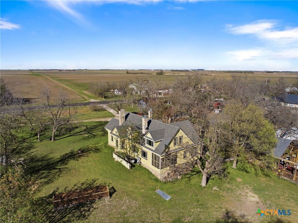 Image 5 of property listing at 11900 Fm 1660, Hutto, TX 78634