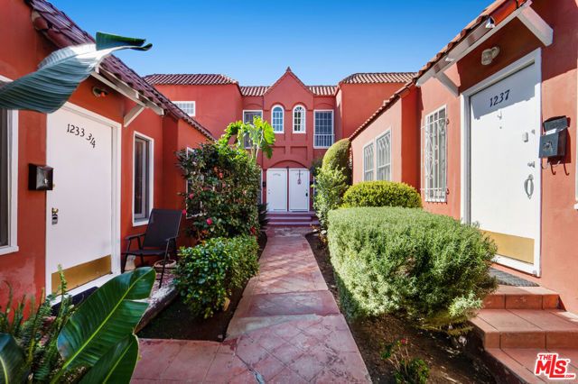 1229 N Fairfax Avenue, West Hollywood, CA 90046