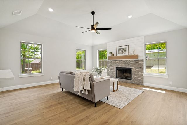 4110 Country Lane, Granbury, TX 76048