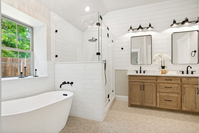 4110 Country Lane, Granbury, TX 76048