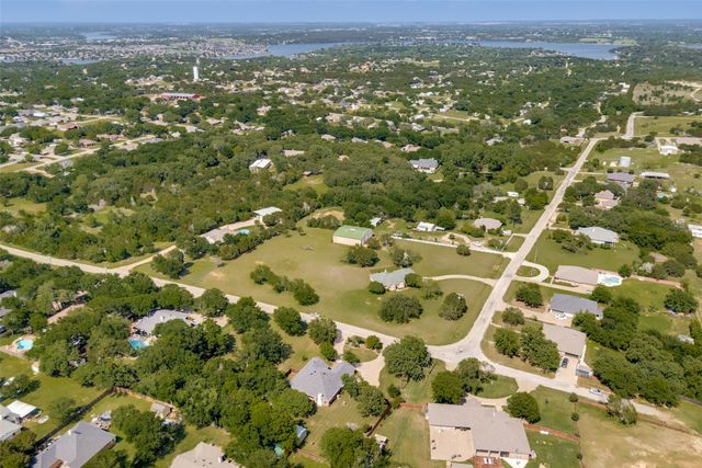 4110 Country Lane, Granbury, TX 76048