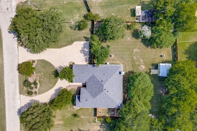 4110 Country Lane, Granbury, TX 76048