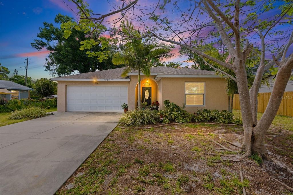 1111 38TH STREET W, Bradenton, FL 34205