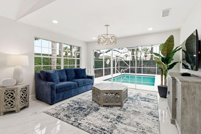 198 Brier Circle, Jupiter, FL 33458