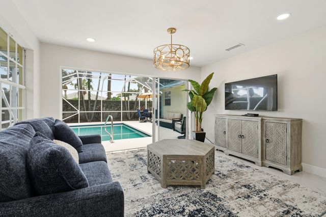 198 Brier Circle, Jupiter, FL 33458