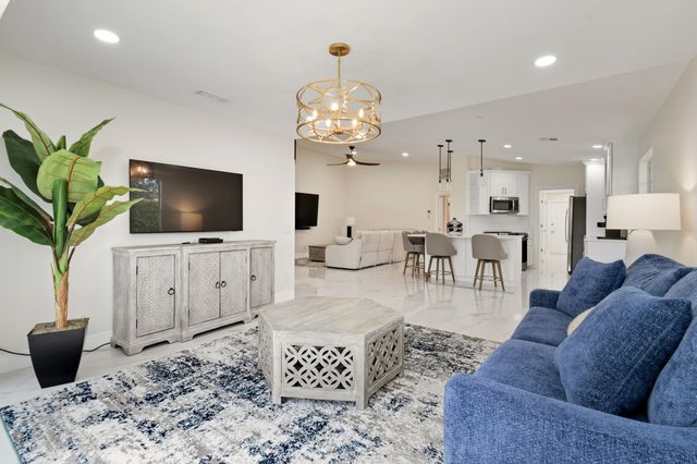 198 Brier Circle, Jupiter, FL 33458