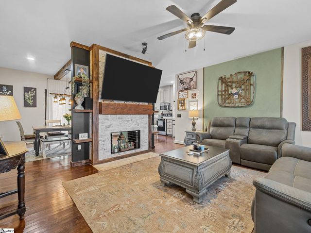 620 Hobbysville Road, Roebuck, SC 29376