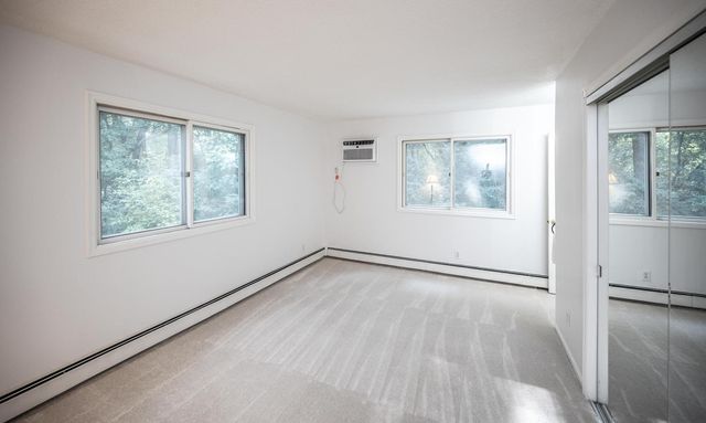 135 Viking Drive E 102, Little Canada, MN 55117